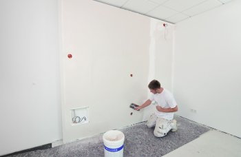 Überspachteln der Heizfolie und glätten der Oberfläche